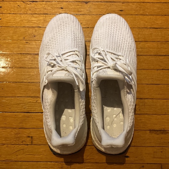 Ultraboost “Triple White” - Picture 2 of 3